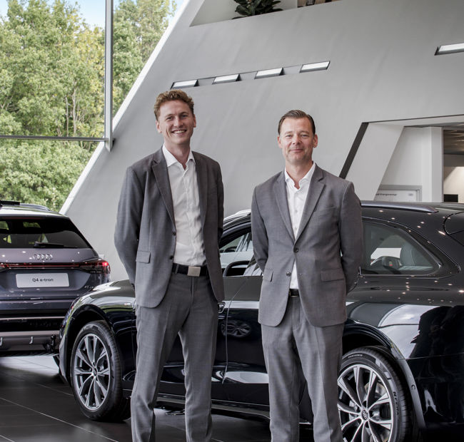 Personale fra Audi Hørsholm i showroom