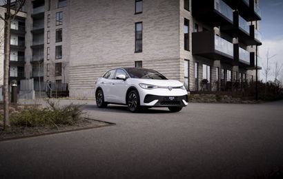 Hvid ID.5 i ude miljø