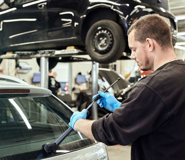 skift af vinduesvisker 