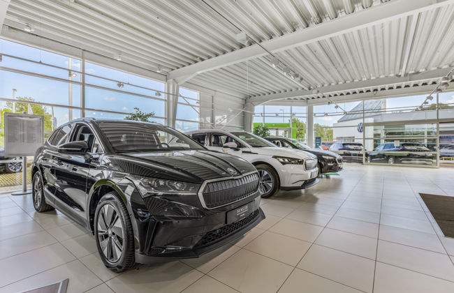 skoda showroom med biler i Helsingør