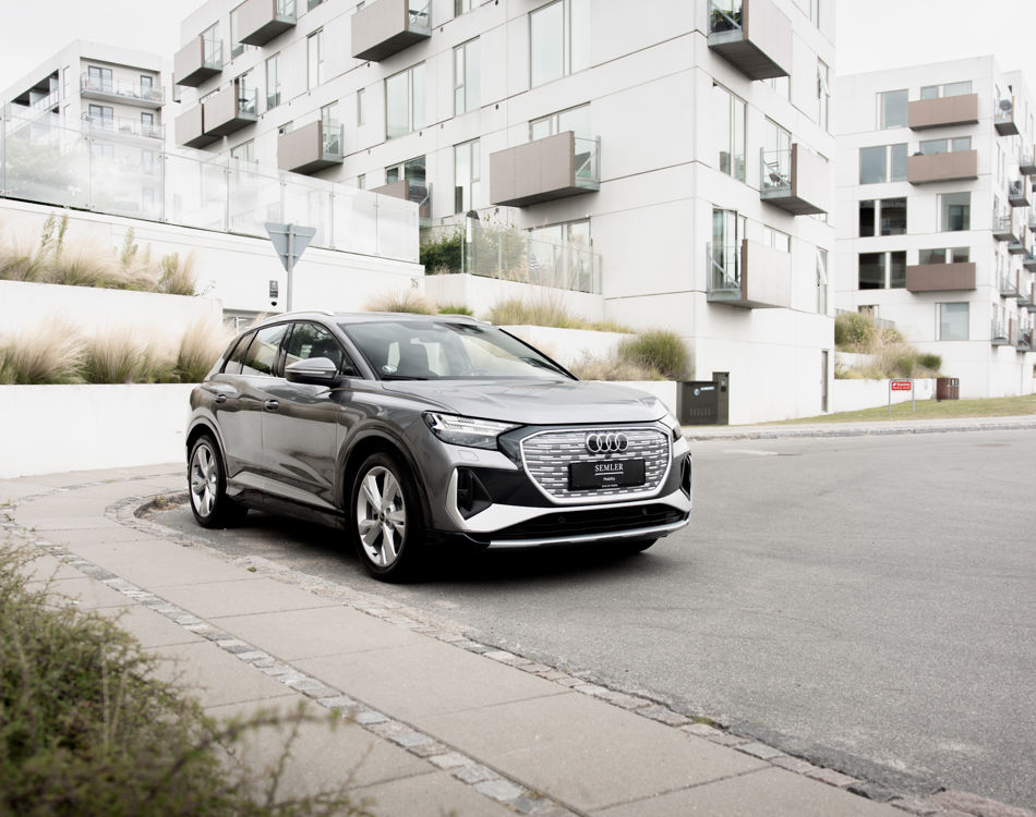 Audi Q4 i sølv forfra